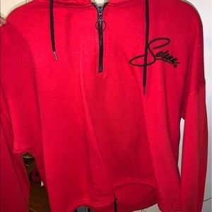 Cropped Selena shirt